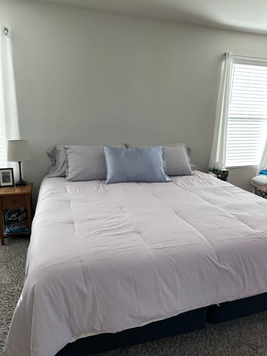 Customer photo review of Temperature Control Dual-Layer Comforter