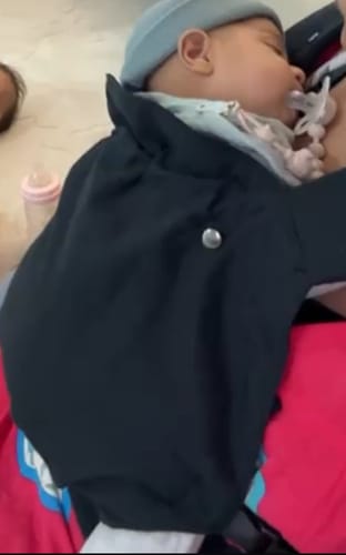 Customer photo review of Porte-bébé Exquis Minuit