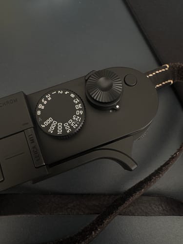Customer photo review of Air Clicker – Soft Release Button (Titanium Black Matte)