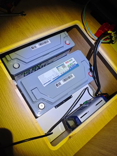 Customer photo review of 0% MwSt. - Redodo 12V 140Ah Untersitz LiFePO4 Batterie mit Bluetooth für Wohnmobil