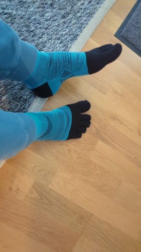 Customer photo review of Flowmax Performance Ankle Socks