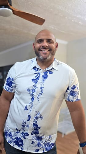 Customer photo review of Men's Blue Floral Print Hawaiian Button Up Summer Beach Casual Collar Short Sleeve Shirt