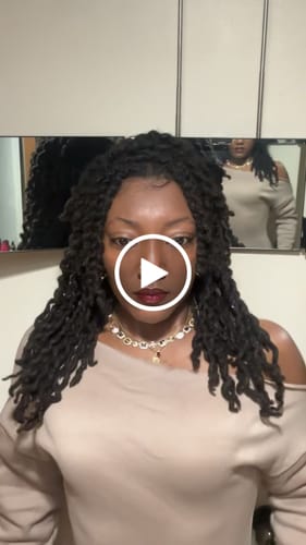 Customer video review of Mocha Solstice Necklace (Brown/Tiger’s Eye)