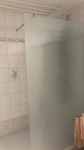 Customer photo review of SONNI Walk In Dusche Duschabtrennung Duschwand Nano Vollsatiniert ESG-Glas Glasstärke 8/10mm Breite 80-160cm