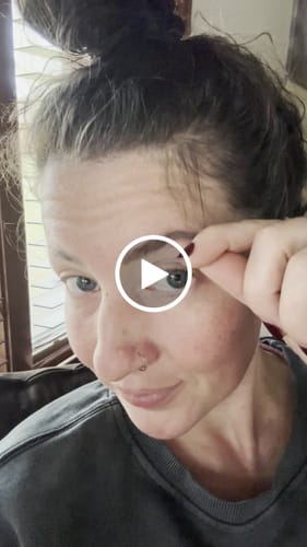 Customer video review of Glov Hair Regrowth System