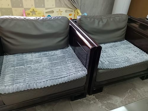 Customer photo review of Pet Proof Couch Cover, Scratch-Resistant, Machine Washable & Non-Slip
