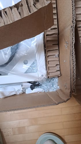 Customer photo review of SONNI Elektrisch Höhenverstellbarer Schreibtisch Bürstenloser Motor mit 3 Memory-Funktionen, Anti-Kollisionssystem & Kabelmanagement, Steh-Sitz Tisch für Homeoffice, 60KG Traglast