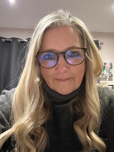 Customer photo review of Pearl Blonde // Silk Topper