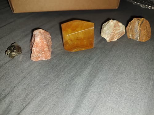 Customer photo review of Exclusive Natural 12 Zodiac Crystal Healing Set