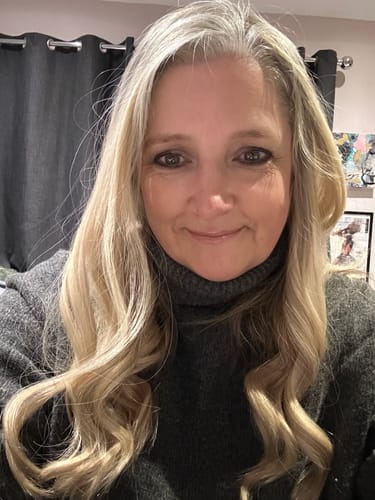 Customer photo review of Pearl Blonde // Silk Topper