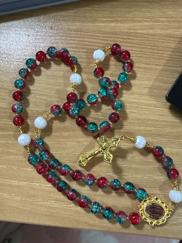 Customer photo review of Christianartworkshop Christmas Red-Blue Glass Bead Rosary: Our Lady Medal & Ornate Cross
