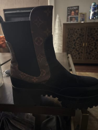 Customer photo review of LV WOMEN SHORT BOOT IN BLACK SUEDE AND CHOCOLATE BROWN CALFSKIN