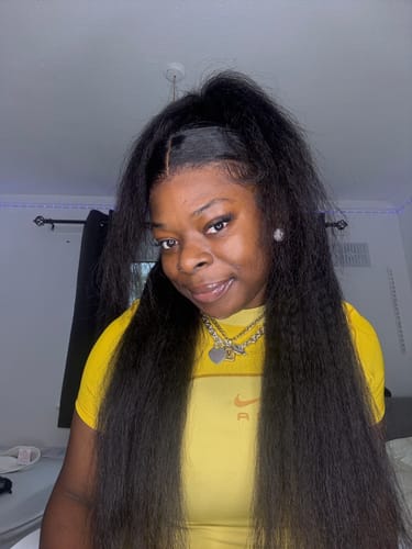 Customer photo review of CurlyMe Pre-cut 9x6 Lace M-cap Wear Go Glueless Mini Knots Kinky Straight Hair HD Lace Front Wig Pre-plucked