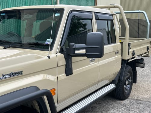Customer photo review of Slim Line Weather Shields to Suit Toyota LandCruiser 76/79 Series