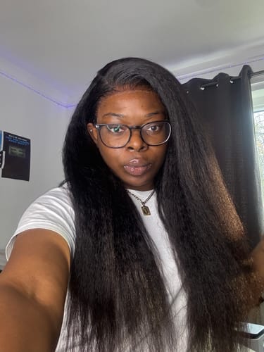 Customer photo review of CurlyMe Pre-cut 9x6 Lace M-cap Wear Go Glueless Mini Knots Kinky Straight Hair HD Lace Front Wig Pre-plucked
