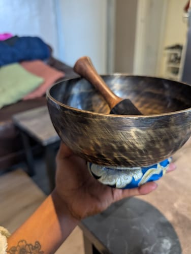 Customer photo review of Antique style Himalayas Singing Bowl
