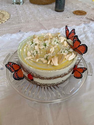 Customer photo review of lemon meringue cake