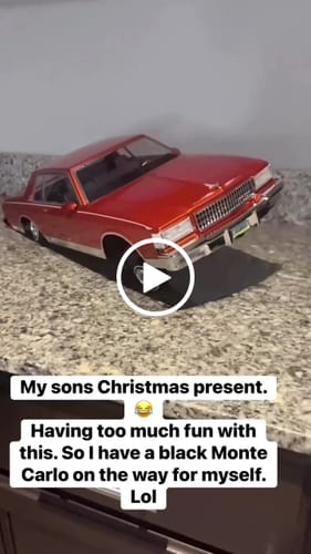 Customer video review of Caprice Classic RC Car - 1:10 1987 Chevrolet Caprice Classic Hopping Lowrider