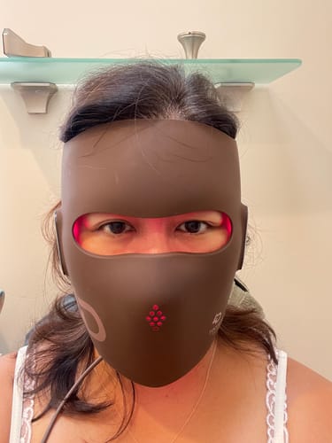 Customer photo review of JOVS 4D Laser Light Therapy Mask