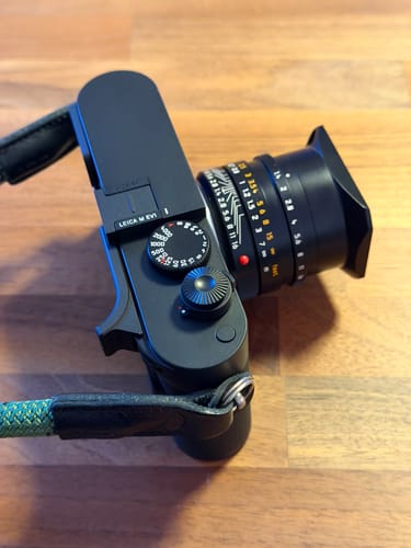 Customer photo review of Air Clicker – Soft Release Button (Titanium Black Matte)