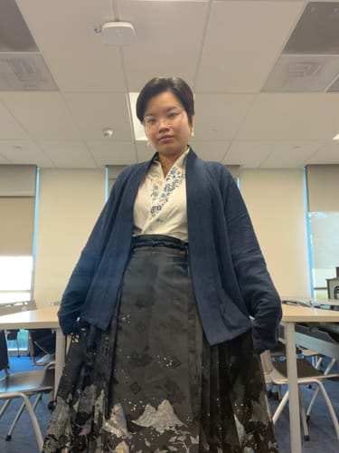 Customer photo review of Ying Mei 莹梅 Gilded Songbird Mamian Skirt Set