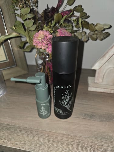 Customer photo review of Root Texturizing Powder + Flex Hold Hairspray Bundle