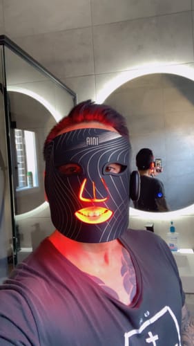Customer photo review of INIA GLOW Wireless Red Light Therapy Mask