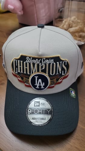 Customer photo review of 9FORTY A-Frame Los Angeles Dodgers MLB World Series Champions 2025 Stone Snapback