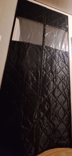 Customer photo review of Gesteppter magnetischer Thermo Türvorhang mit Fenster · Wärmeschutz und Kälteschutz