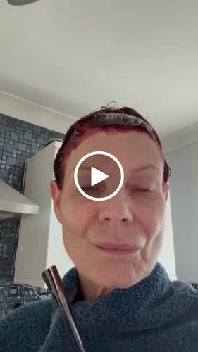 Customer video review of Instant Dye Shampoo