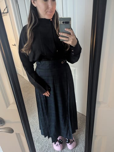 Customer photo review of CUI 萃 Modernized Tang Yuanling Pearl Button Up Blouse