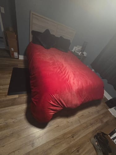 Customer photo review of Amorgos Fine Velvet Bedding Set