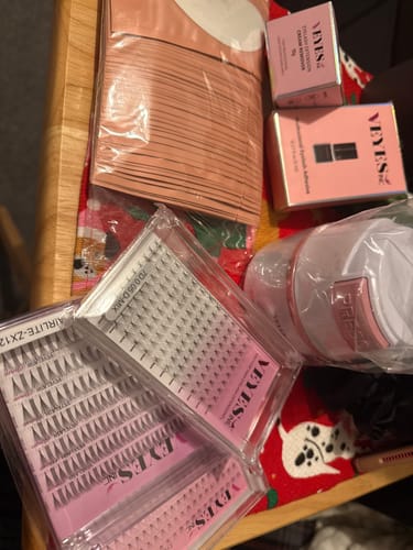 Customer photo review of Eyelash Glue Storage Tank