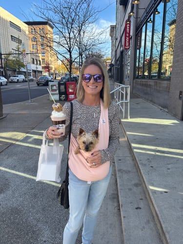 Customer photo review of Lightweight Pet Sling Carrier – Powder Pink - 2-5.5 lbs / 1-2.5kg (Summer)