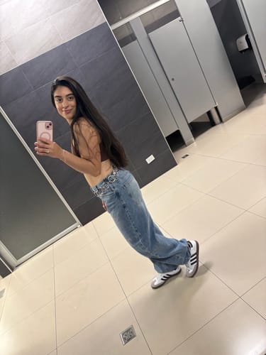 Customer photo review of FLORENS JEANS