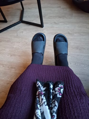 Customer photo review of HappyFlops