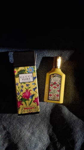Customer photo review of Gucci Flora Gorgeous Orchid Eau De Parfum 5ml Miniature Non Spray