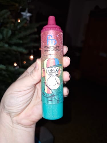 Customer photo review of Tornado Vape 15000 - Strawberry Kiwi