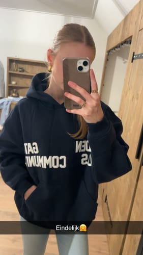 Customer photo review of GATED COMMUNITY HOODIE NAVY
