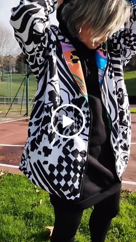 Customer video review of Chubasquero Reversible Inspira