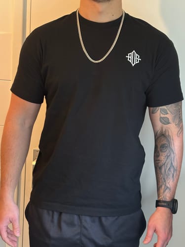 Customer photo review of Solo Leveling 'Igris' T-Shirt