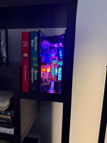 Customer photo review of Neo Ramen MiniAlley – A Cyberpunk DIY Diorama Booknook