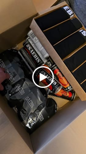 Customer video review of Lifestyle Herren Jogginghose schwarz mit Stickerei & geradem Bein by SAEBIS®