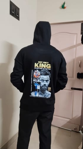 Customer photo review of King Kohli -Legacy 18-Unisex Oversized Hoodie-Limited Edition