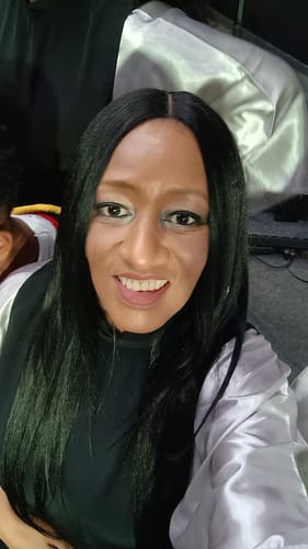 Customer photo review of Lace Front HD Amanda Preta Lisa 75cm