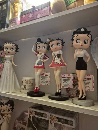 Customer photo review of Betty Boop Wales Costume Figurine