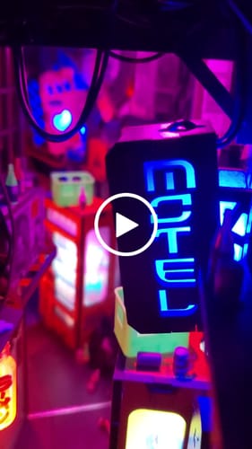 Customer video review of Neo Ramen MiniAlley – A Cyberpunk DIY Diorama Booknook