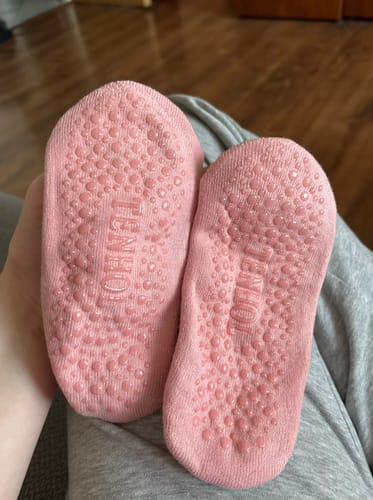 Customer photo review of ALOMIE Pilates Grip Socken™