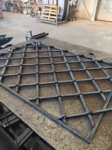 Customer photo review of Barra forata in ferro quadro 14x14