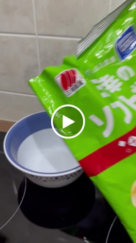 Customer video review of Sanko Seika Salad Flavored Rice Crackers 55g